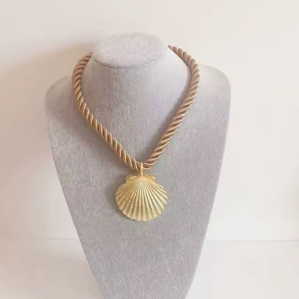 Seashell Gold Cream Rope Chain Necklace